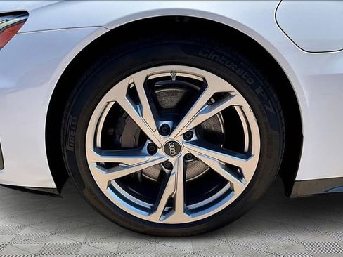 Used 2023 Audi e-tron GT Premium Plus image 8