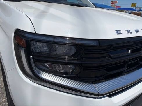 Used 2025 Ford Expedition Max Platinum AWD/4WD image 11