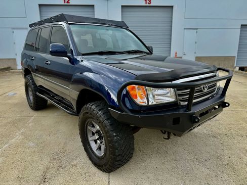 Used 2005 Toyota Land Cruiser AWD/4WD image 4