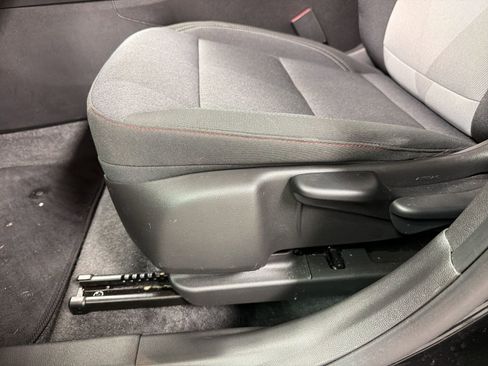 Used 2025 Chevrolet Trax RS w/ Driver Confidence Package FWD image 13