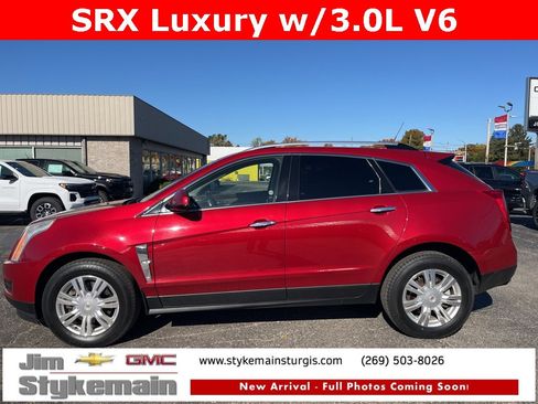 Used 2010 Cadillac SRX Luxury image 2