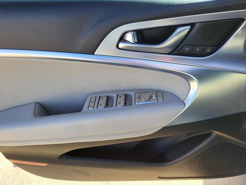 Used 2022 Genesis G70 3.3T image 20