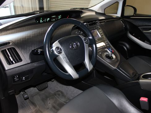 Used 2013 Toyota Prius Four FWD image 22