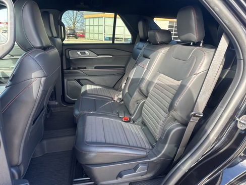 Used 2025 Ford Explorer ST-Line w/ Premium Package image 10