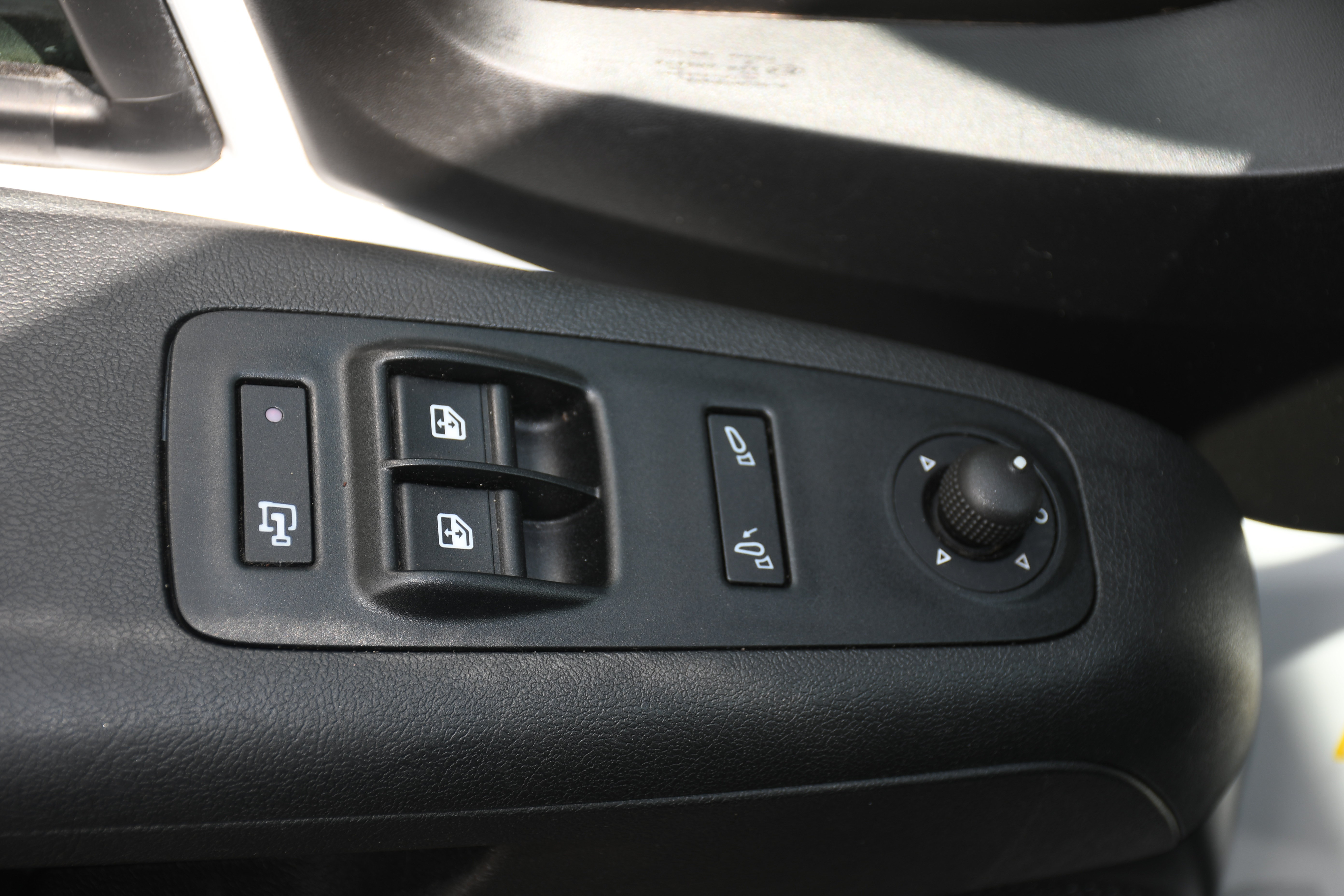 Used 2025 RAM ProMaster 2500 w/ Convenience Group FWD image 11