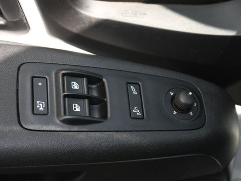 Used 2025 RAM ProMaster 2500 w/ Convenience Group FWD image 11