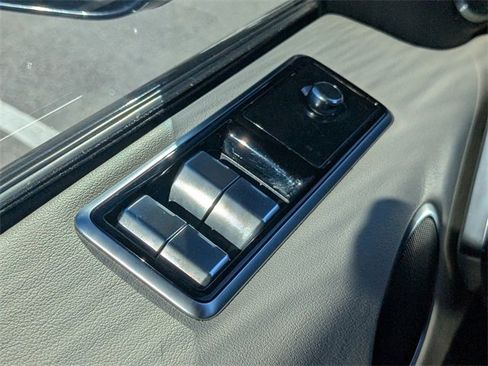 Used 2021 Land Rover Range Rover Sport HSE Silver Edition image 26