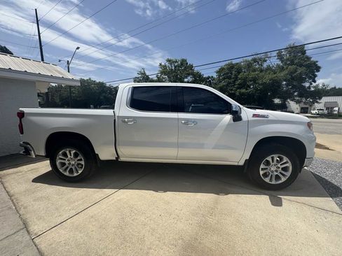 Used 2024 Chevrolet Silverado 1500 LTZ AWD/4WD image 5