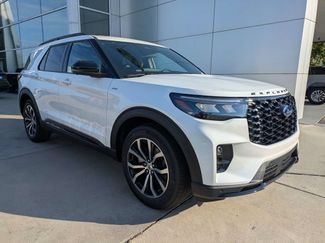 New 2026 Ford Explorer ST-Line RWD video 2