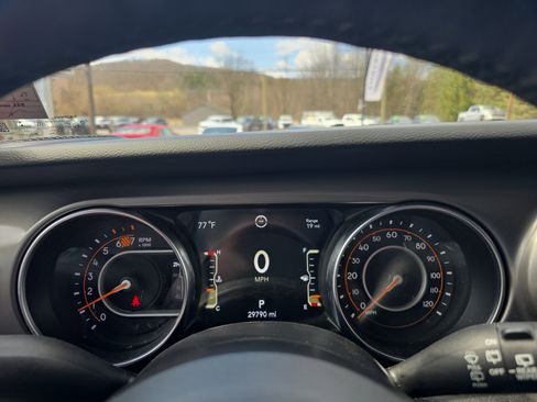 Used 2022 Jeep Wrangler Unlimited Sport image 23