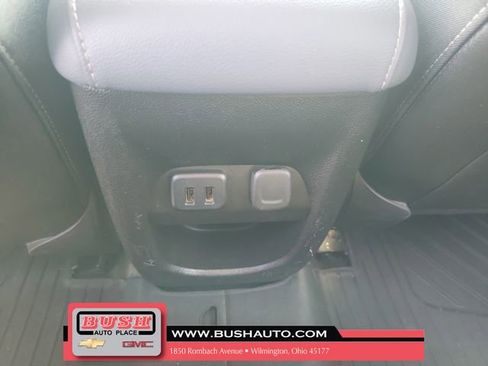 Used 2018 Chevrolet Colorado Z71 AWD/4WD image 12