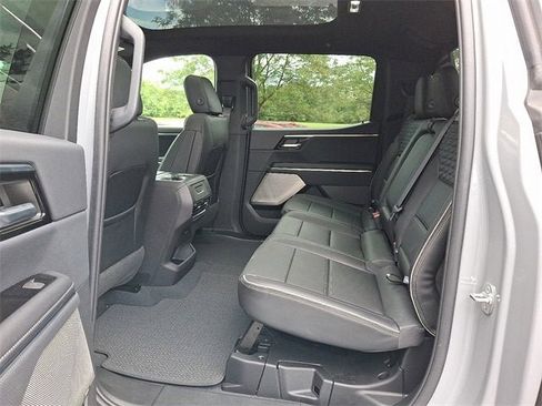 New 2024 GMC Sierra EV Denali image 8