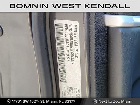 Used 2023 Jeep Grand Cherokee Limited image 30