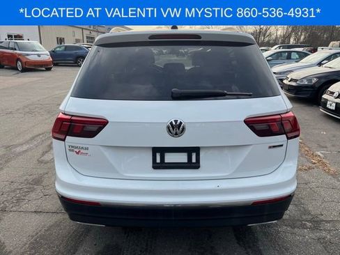 Used 2020 Volkswagen Tiguan SE w/ Panoramic Sunroof Package image 6