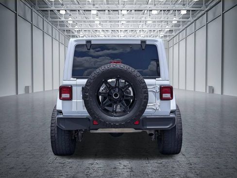 Used 2019 Jeep Wrangler Unlimited Sahara w/ Uconnect 4C Nav & Sound Group AWD/4WD image 7