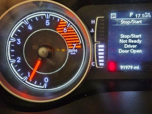 Used 2019 Jeep Cherokee Latitude Plus w/ Comfort/Convenience Group FWD image 19
