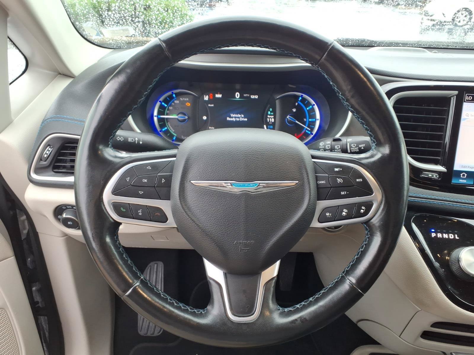 Used 2021 Chrysler Pacifica Touring-L FWD image 17