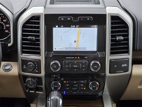 Used 2017 Ford F150 Lariat image 18