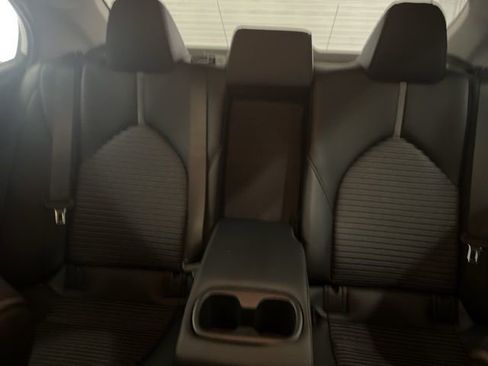 Used 2021 Toyota Camry SE image 11