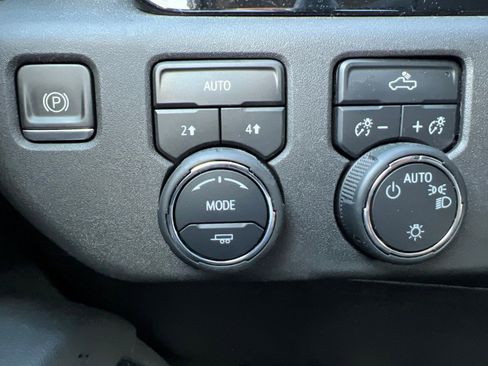 Used 2023 Chevrolet Silverado 1500 LT AWD/4WD image 22