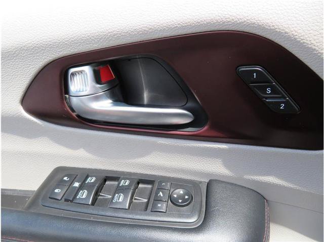 Used 2019 Chrysler Pacifica Limited FWD image 32