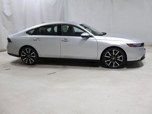 New 2025 Honda Accord Touring image 8