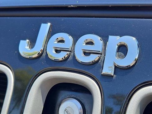 Used 2017 Jeep Wrangler Unlimited Sahara AWD/4WD image 28