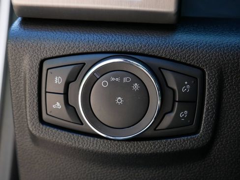 Used 2015 Ford F150 Platinum w/ Equipment Group 701A Luxury AWD/4WD image 18