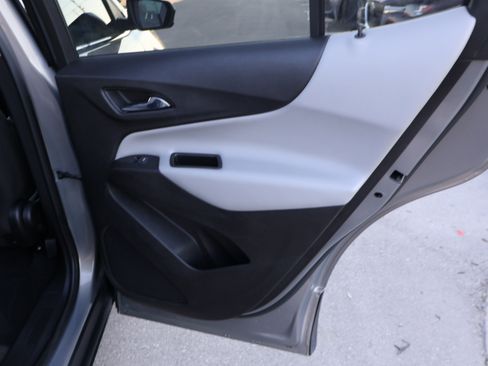 Used 2019 Chevrolet Equinox LT image 13