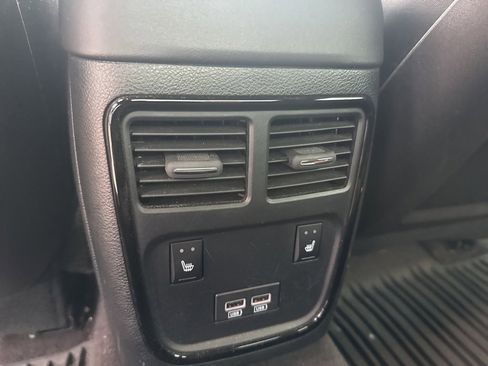 Used 2017 Dodge Charger R/T image 24