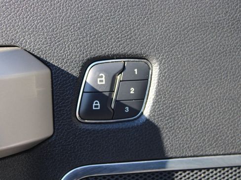 Used 2017 Ford F250 Lariat w/ Lariat Value Package image 21