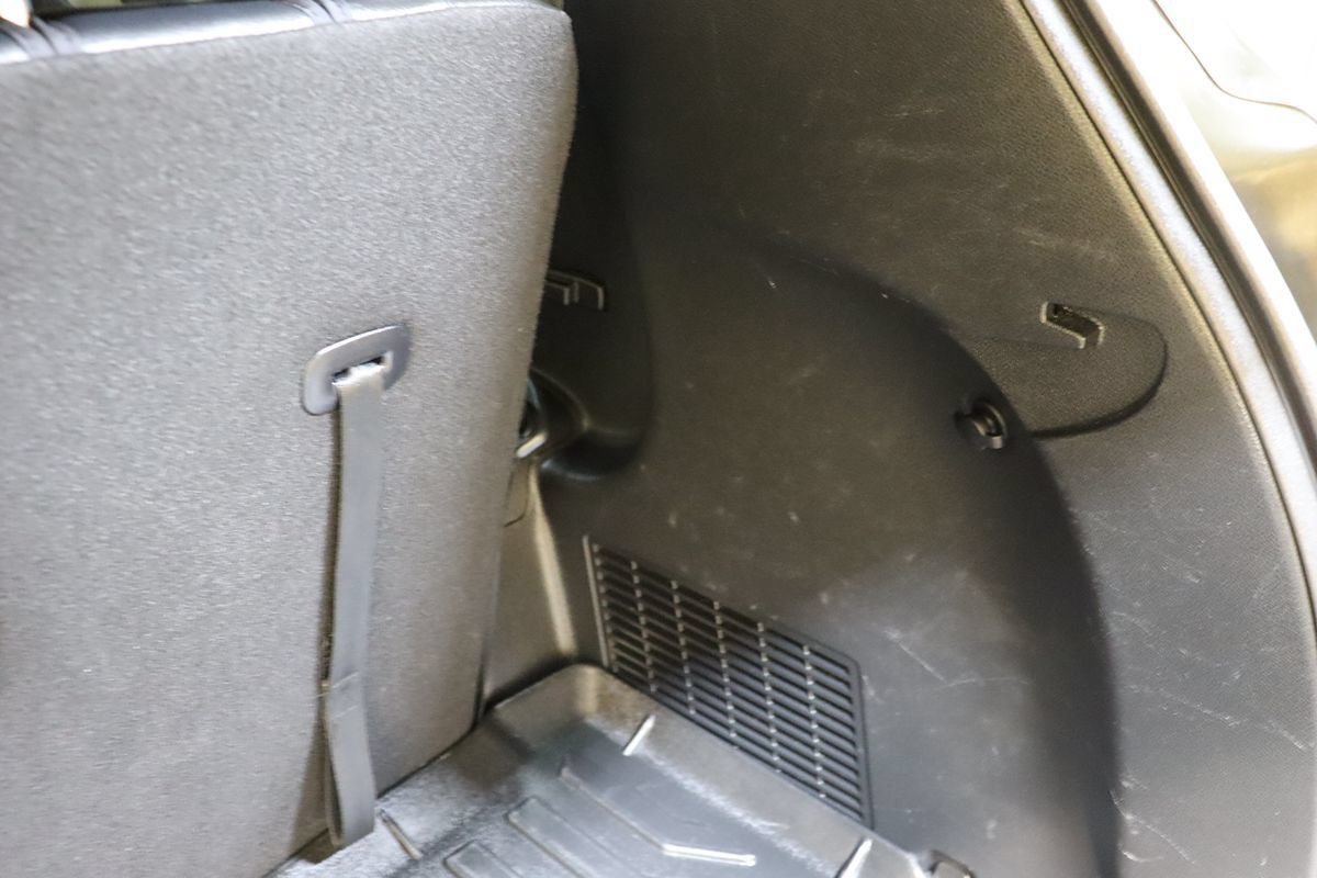 Used 2024 Kia Telluride EX w/ EX Captain's Chair Package FWD image 53
