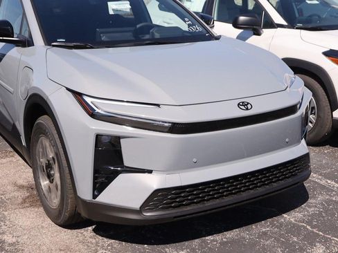 New 2026 Toyota C-HR AWD/4WD image 5