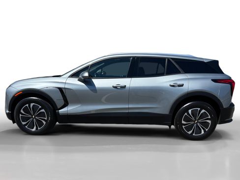 Used 2024 Chevrolet Blazer EV LT AWD/4WD image 2