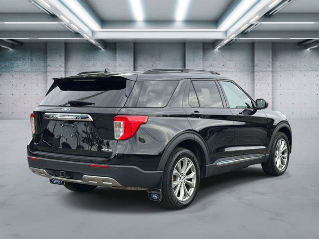 Used 2023 Ford Explorer XLT w/ Equipment Group 202A AWD/4WD image 27
