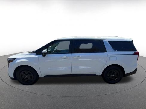 Used 2026 Kia Carnival FWD image 7