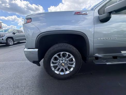 Used 2025 Chevrolet Silverado 2500 LTZ w/ LTZ Plus Package AWD/4WD image 10