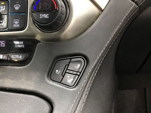 Used 2020 GMC Yukon XL Denali AWD/4WD image 22