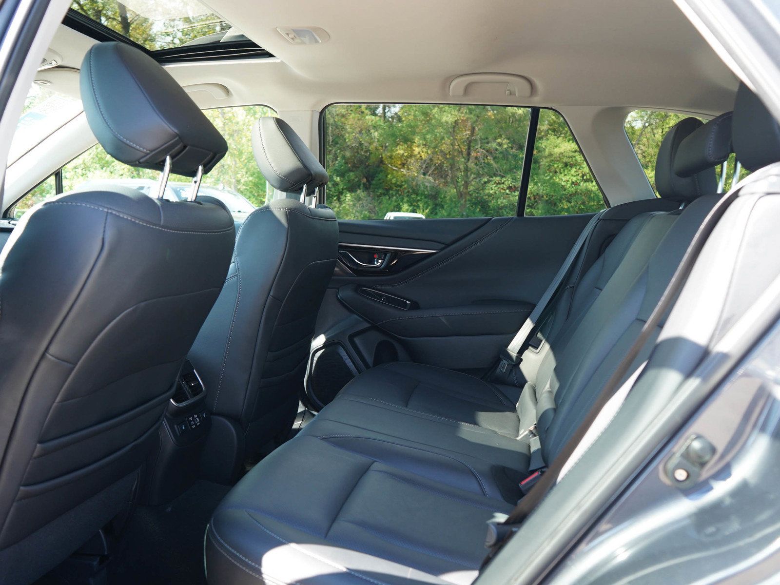 Used 2024 Subaru Outback Limited AWD/4WD image 15