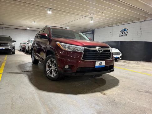 Used 2015 Toyota Highlander XLE AWD/4WD image 6