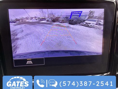 Used 2023 Chevrolet Traverse LT image 22