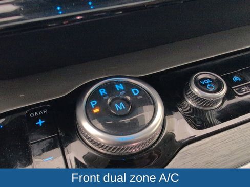 Used 2025 Ford Expedition Max Platinum image 32