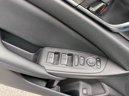 Used 2019 Honda Accord Sport image 11