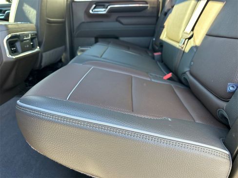 Used 2024 GMC Sierra 2500 Denali w/ Denali Reserve Package image 21