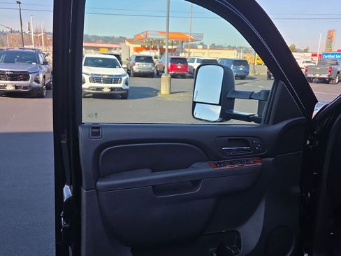 Used 2011 Chevrolet Silverado 1500 LTZ w/ Max Trailering Pack image 14