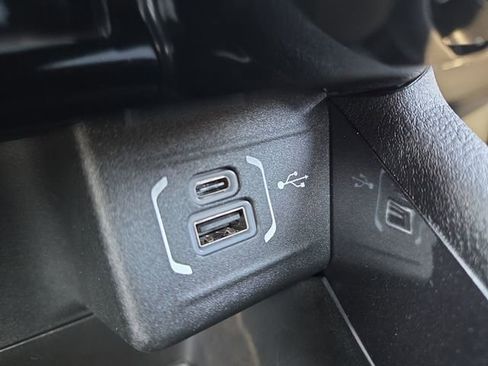 Used 2025 Jeep Compass Latitude w/ Sun & Sound Group image 25