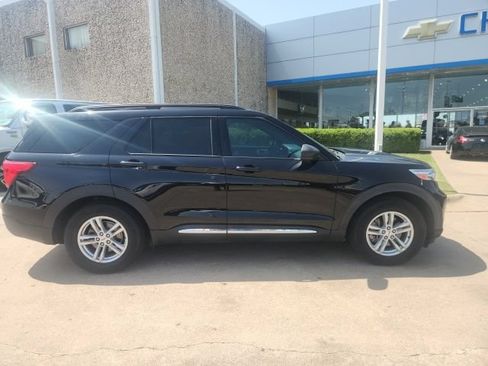 Used 2020 Ford Explorer XLT w/ Equipment Group 202A RWD image 5