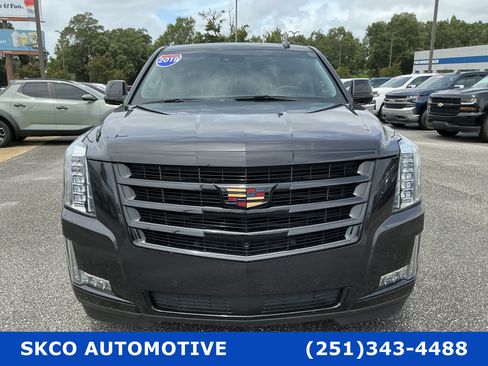 Used 2019 Cadillac Escalade Premium Luxury RWD image 8