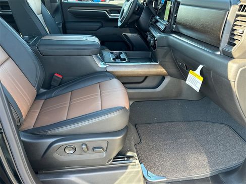 Certified 2025 Chevrolet Silverado 2500 High Country w/ Technology Package image 17