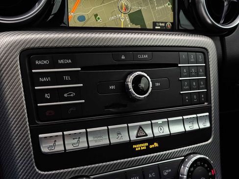 Used 2018 Mercedes-Benz SLC 300 image 26